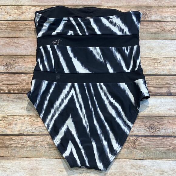 DKNY Mesh Cut-Out One Piece Swim NWT - Picture 3 of 5